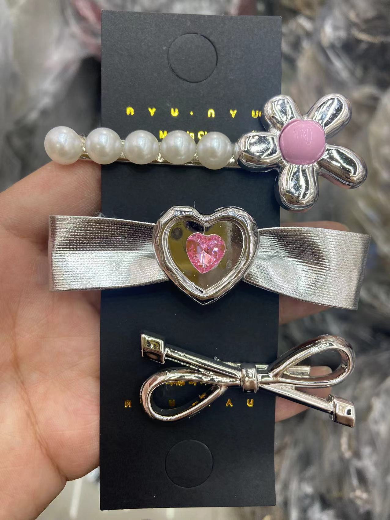 Wholesale Valentine's Day Silver Sweet Cool Women's Side Broken Metal Duckbill Clip Headwear