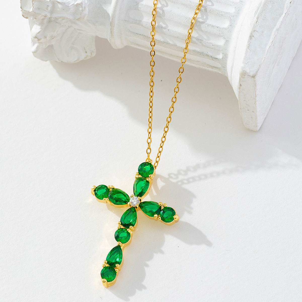 Wholesale Gilded Cross Geometry Zircon Vintage Pearl Necklace