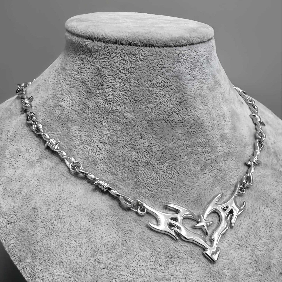 Wholesale Hollow flame totem heart small iron necklace hip hop clavicle chain accessories