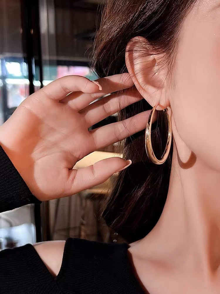 Wholesale Heavy Industry Fashion Plain Hoop Simple Exaggerated Large Metal Earrings