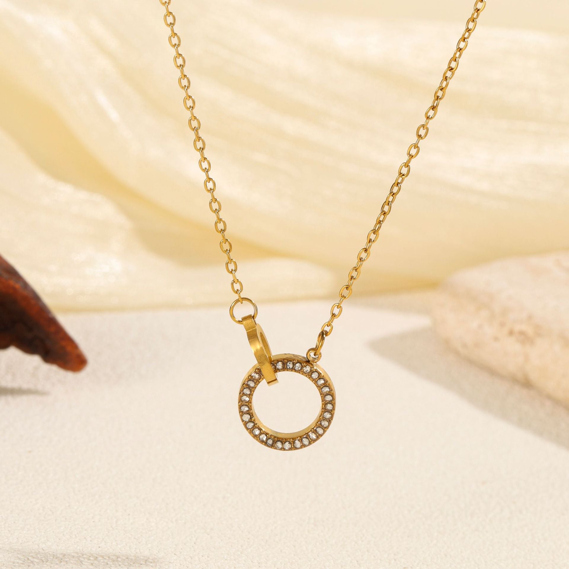 Wholesale 18K Gold Plated Stainless Steel Interlocking Ring Necklace Zircon Geometric Pendant Stylish Everyday Jewelry For Women
