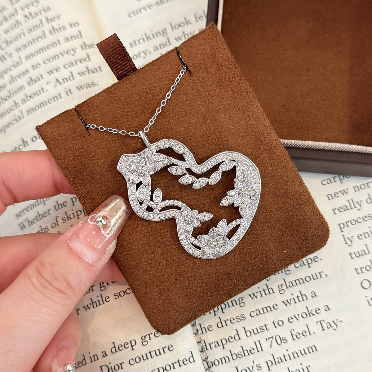 Wholesale The Gate of Happiness Full Diamond Castle Titanium Steel Necklace