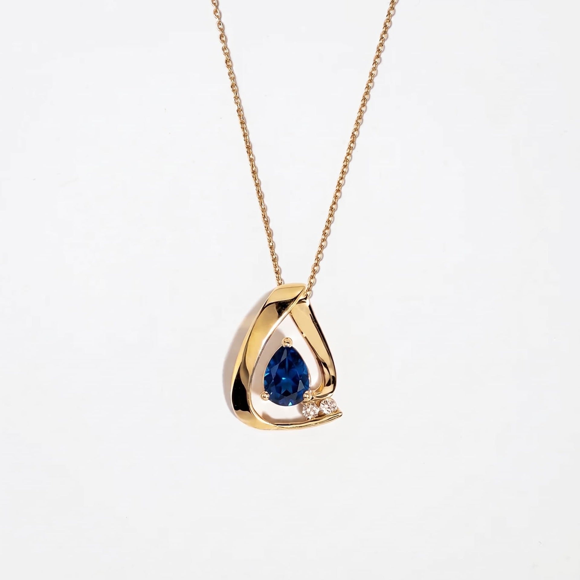 Wholesale Trendy Water Drop Red Zircon Necklace 18K Gold Plated Stainless Steel December Birthstone Gift Boutique Resale