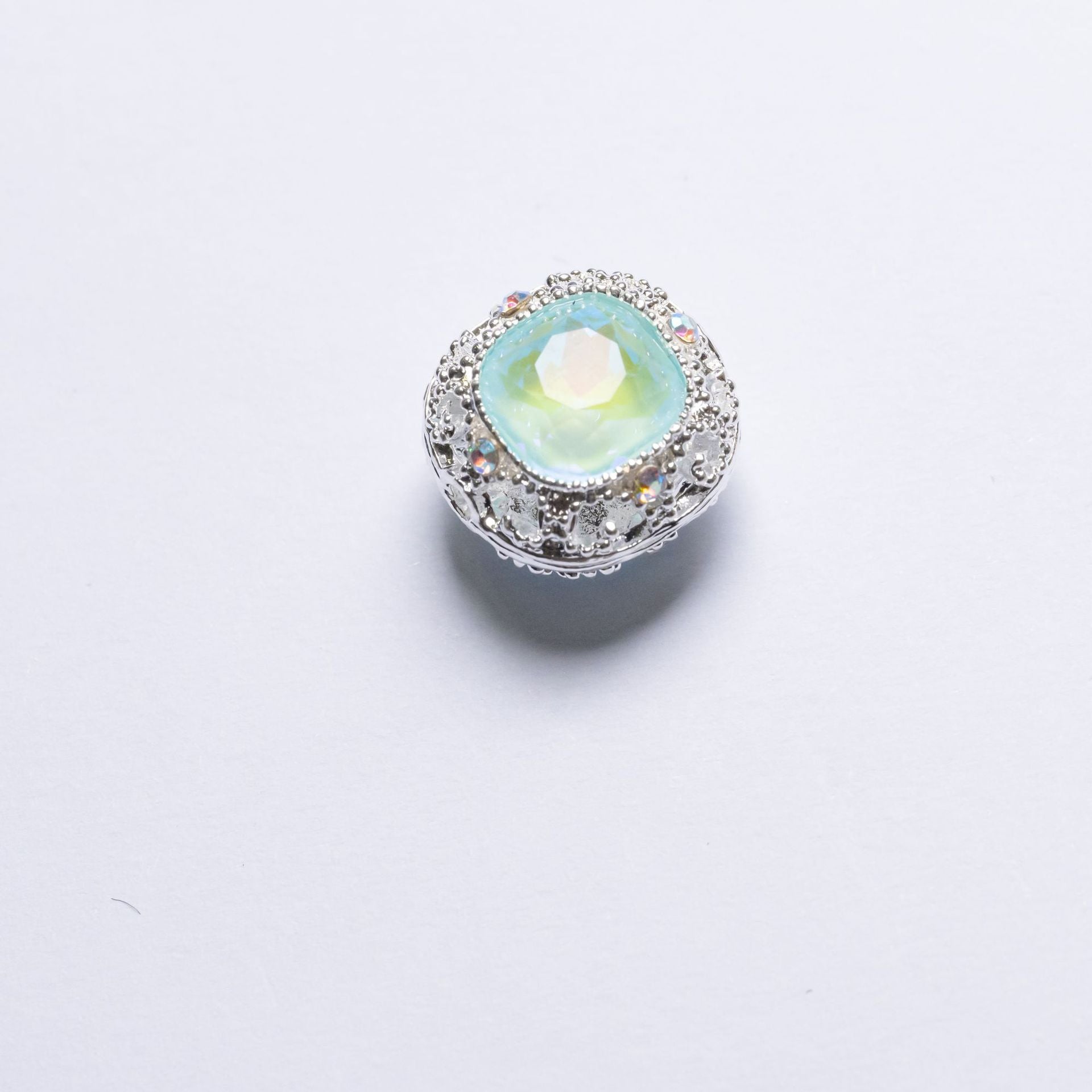 Wholesale 20pcs Alloy Crystal Western Princess Series Straight Hole Multi-color Optional Aperture 2.0mm Diy Mobile Phone Chain Bag Chain Pen