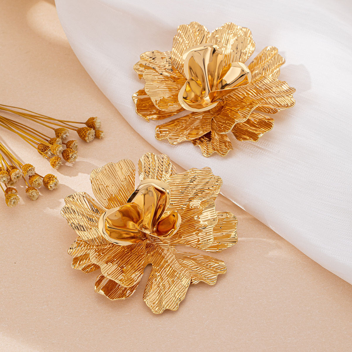Wholesale Trendy 3D Layered Flower Earrings For Women Gold Tone Alloy Statement Jewelry Party Gift Accessory