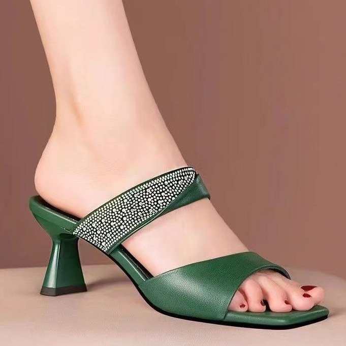 Wholesale Mid-high Heel Women's Outwear Sandals Summer Thick Heel Sandals All-match Slippers