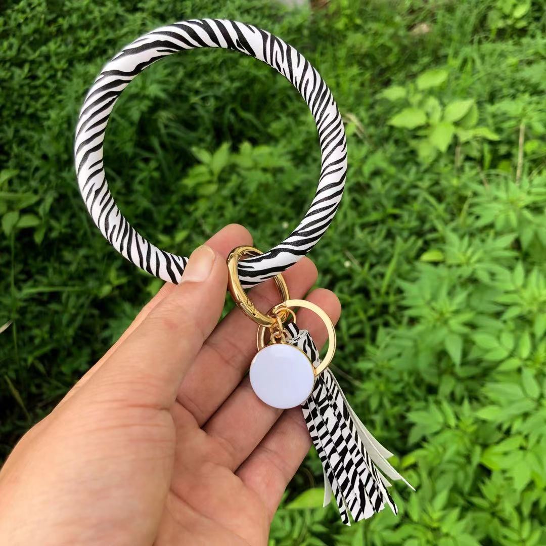 Wholesale Tie-dyed Bee Chrysanthemum Flag Simple Pu Leather Bracelet Keychain