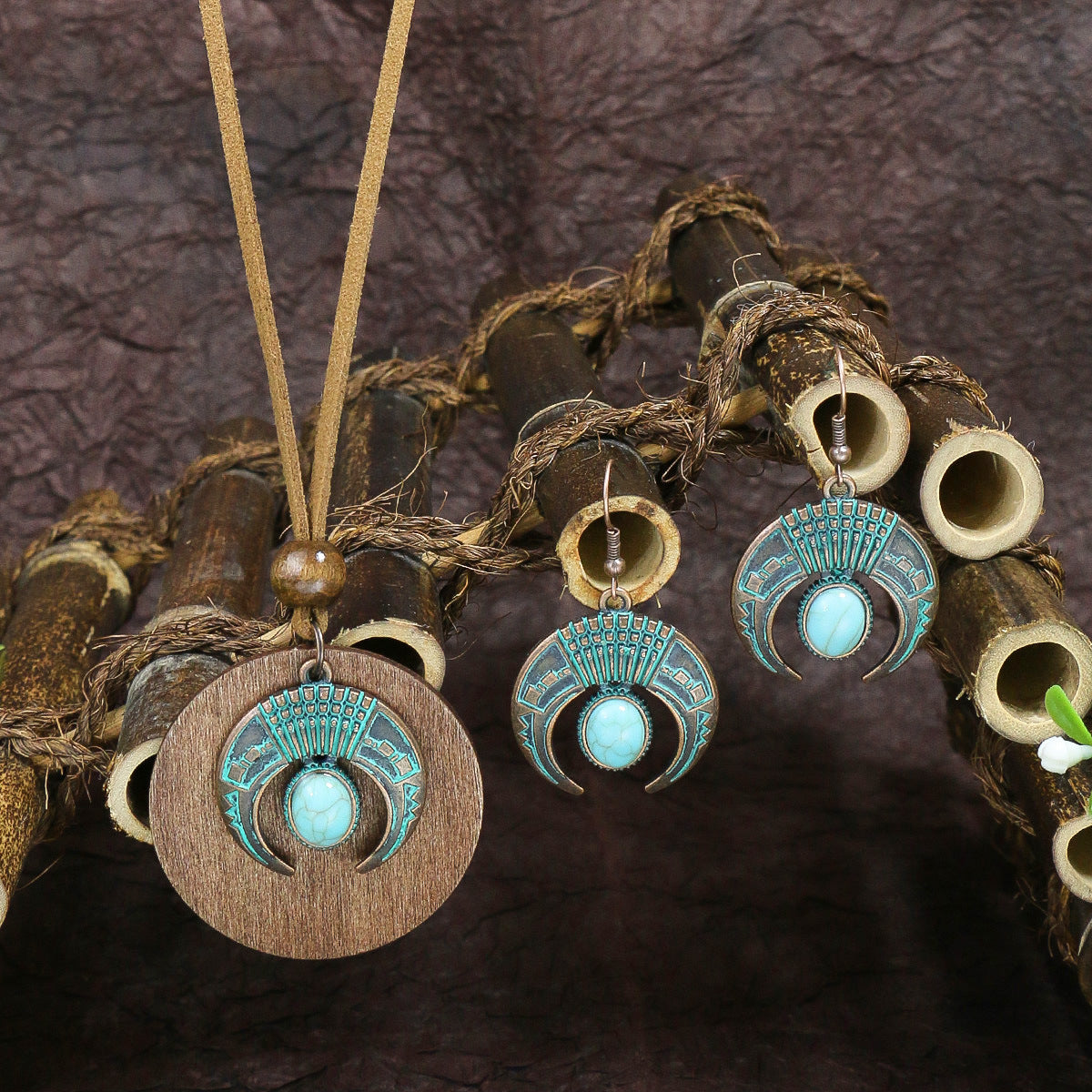 Wholesale Bohemian Crescent Moon Inlaid Turquoise Earrings Wooden Pendant Necklace Set