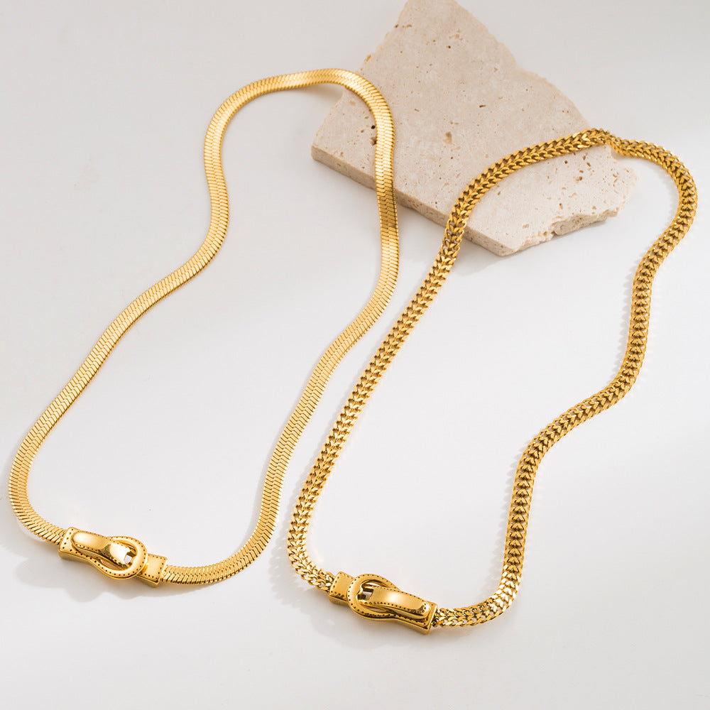 Wholesale Snake Bone Chain Necklace Zircon Pendant Electroplated Alloy Magnetic Clasp Women S Collarbone Jewelry Boutique Resale Gift