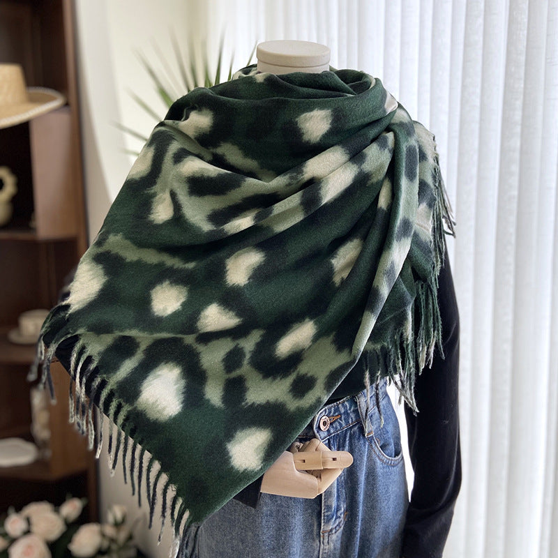 Wholesale Autumn and Winter Leopard Print Warm Shawl Fringed Scarf