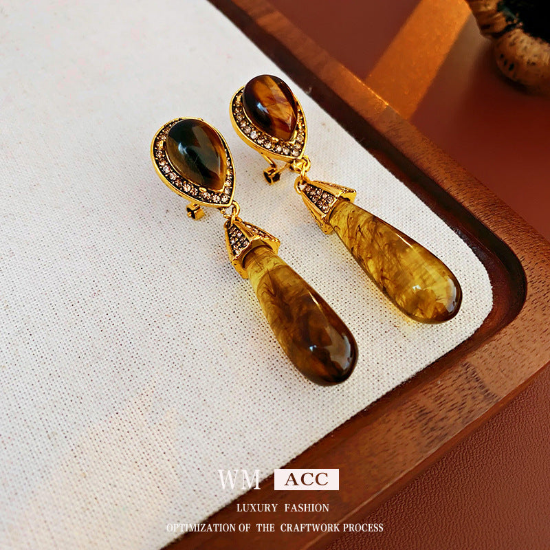 Wholesale Real Gold Electroplating Autumn and Winter Retro Fashion Temperament High-end Round Tiger Eye Stone Earrings
