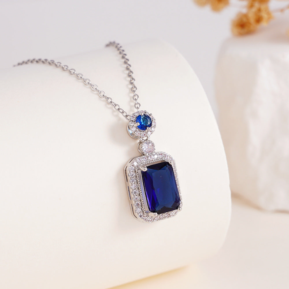 Wholesale Necklace Women' s Perfume Bottle Pendant Stainless Steel Clavicle Necklace