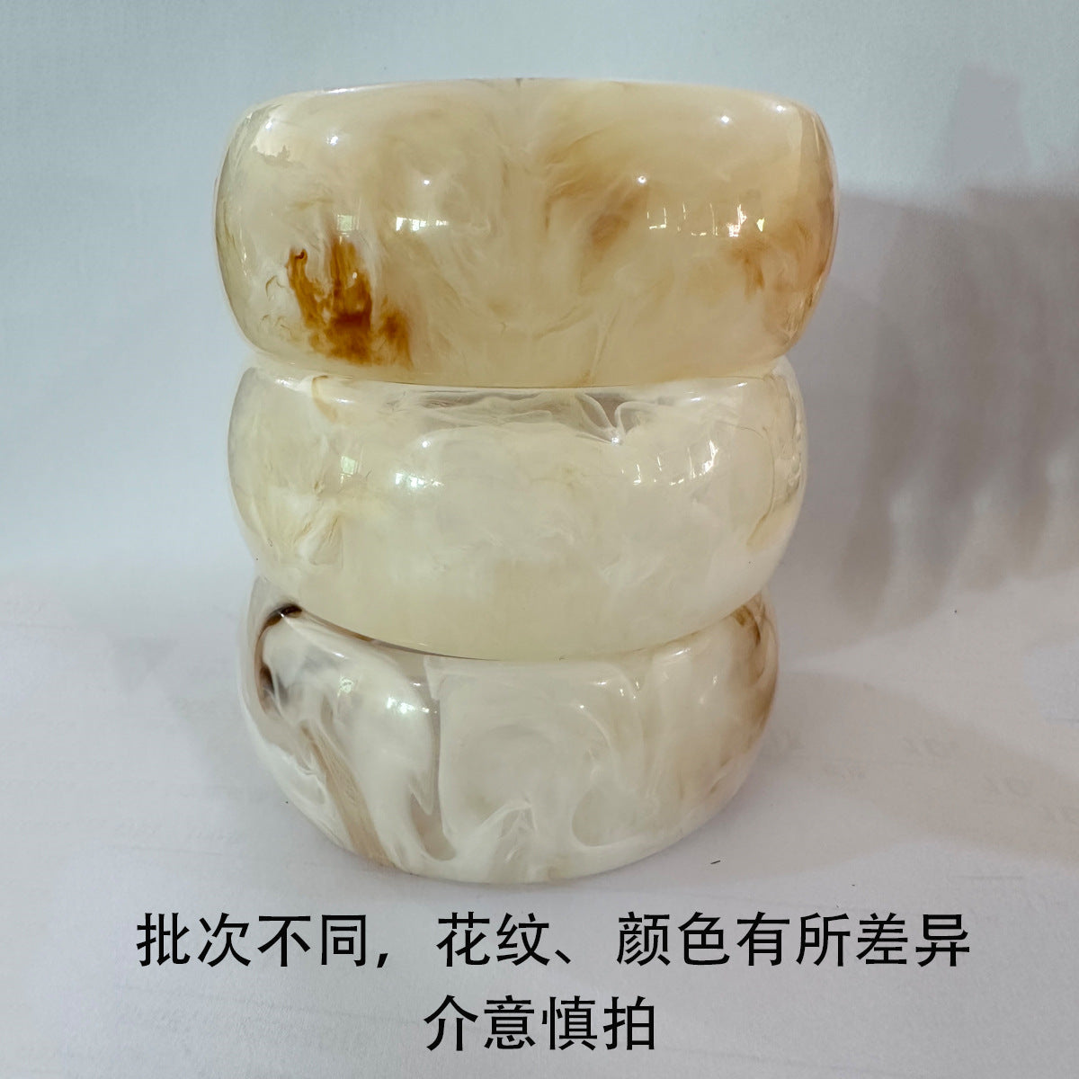 Wholesale Gradient irregular translucent acrylic bracelet