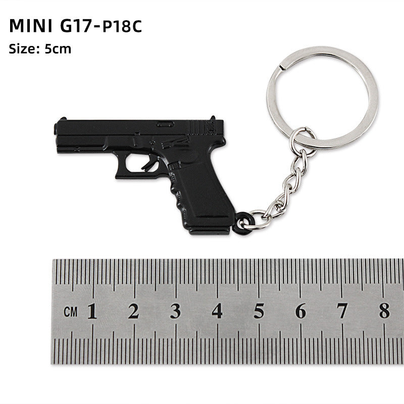 Wholesale Mini Metal Gun Model Keychain P90 S686 Dp-28 Alloy Pendant Small Decorative Toy Office Culture Metal Crafts