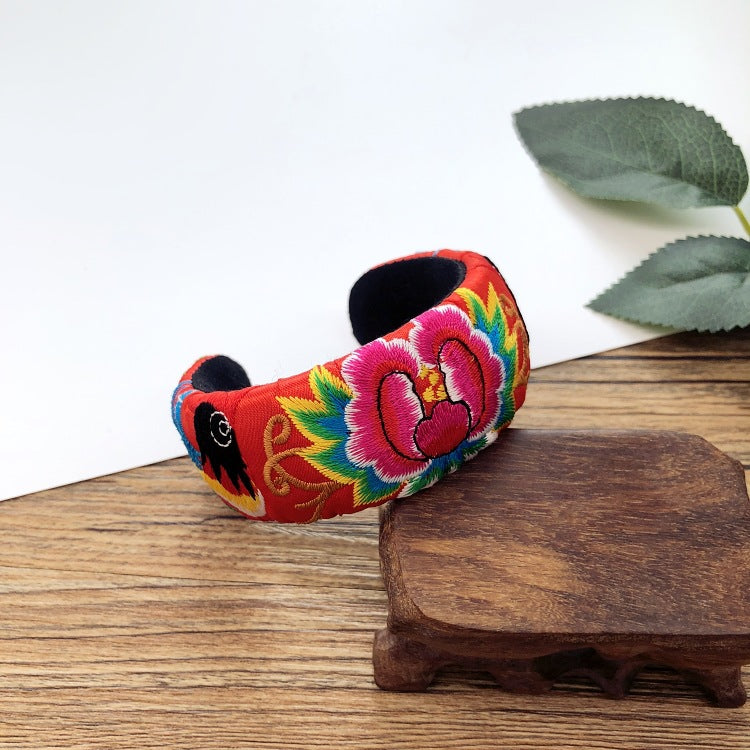 Wholesale Hand-embroidered wide version Miao silver cotton and linen versatile bracelet