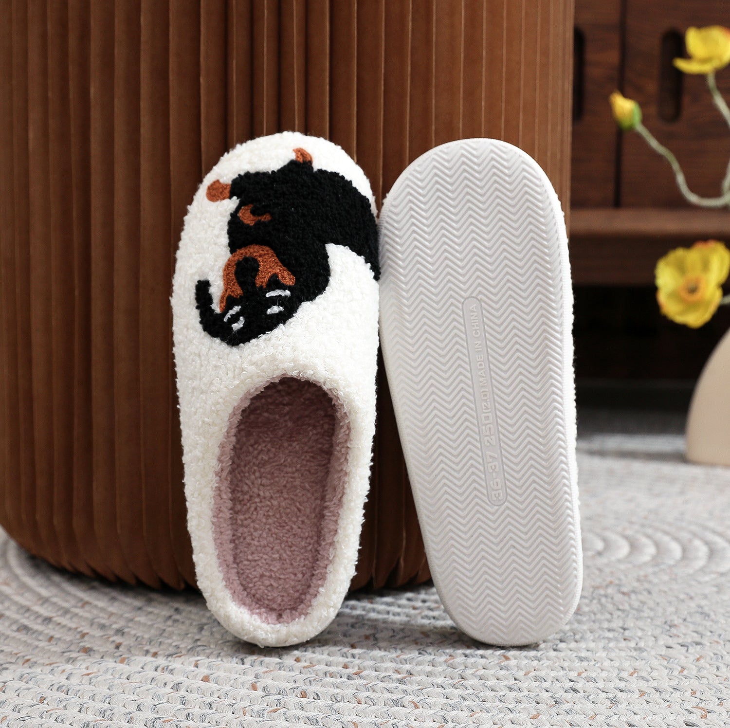Wholesale Cotton Home Winter Dachshund Animal Embroidery Warm Slippers