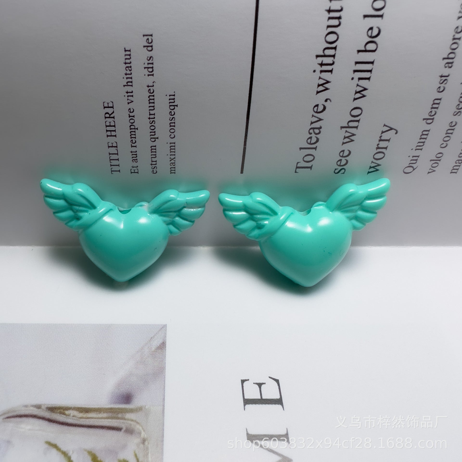 Wholesale of 100PCS/PACK Acrylic Solid Color Baked Paint, Love Angel Wings, Plated with Colored Straight Hole Beads