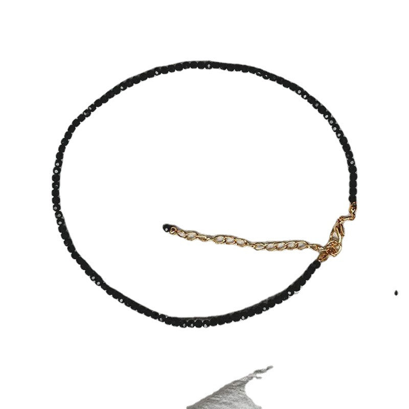 Collares de cristal sintéticos de vidrio negro al por mayor