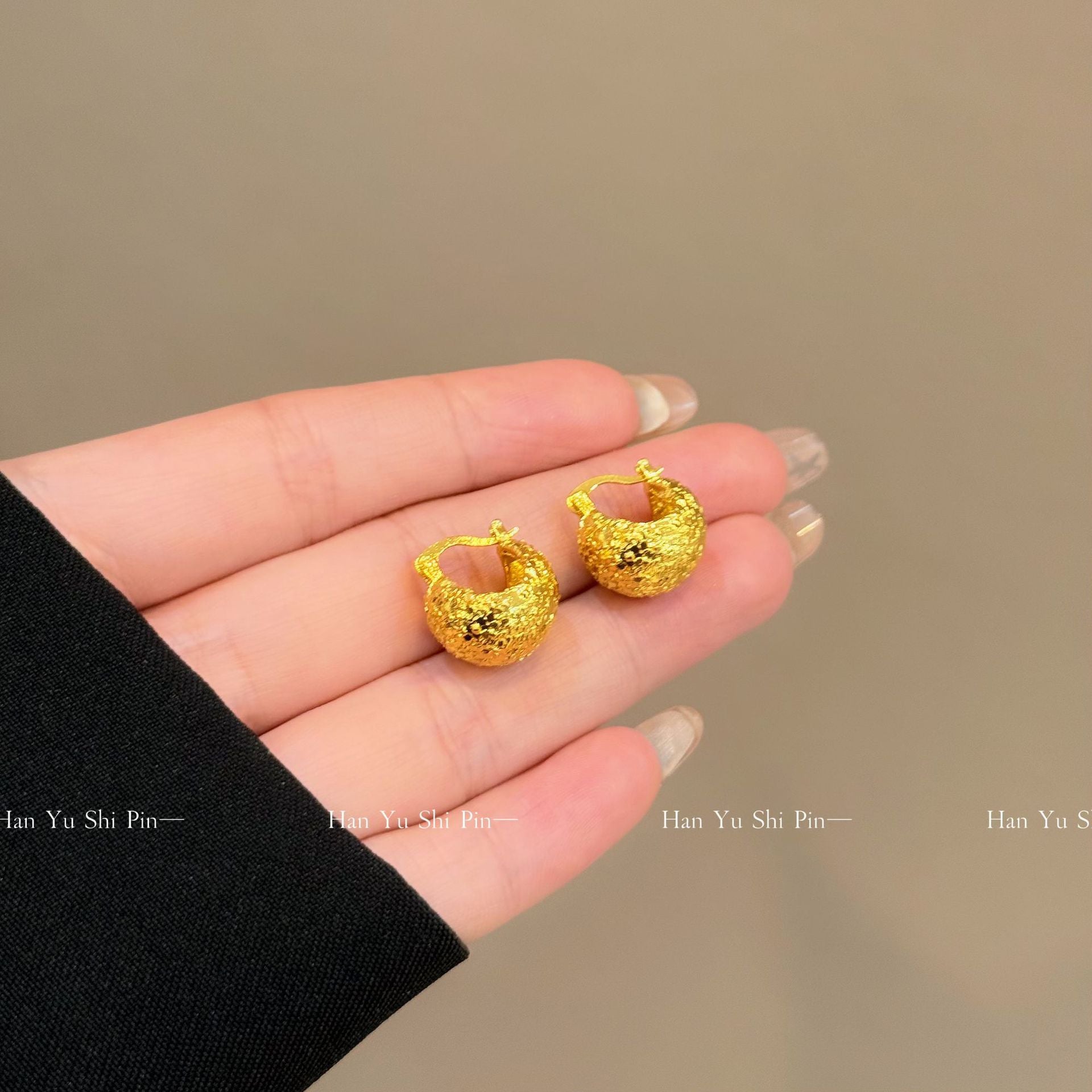 Wholesale Glittering crushed ice earrings light luxury ear clips and hoop