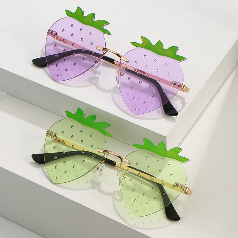 Wholesale Funny Strawberry Shape Street Fashion Sunglasses