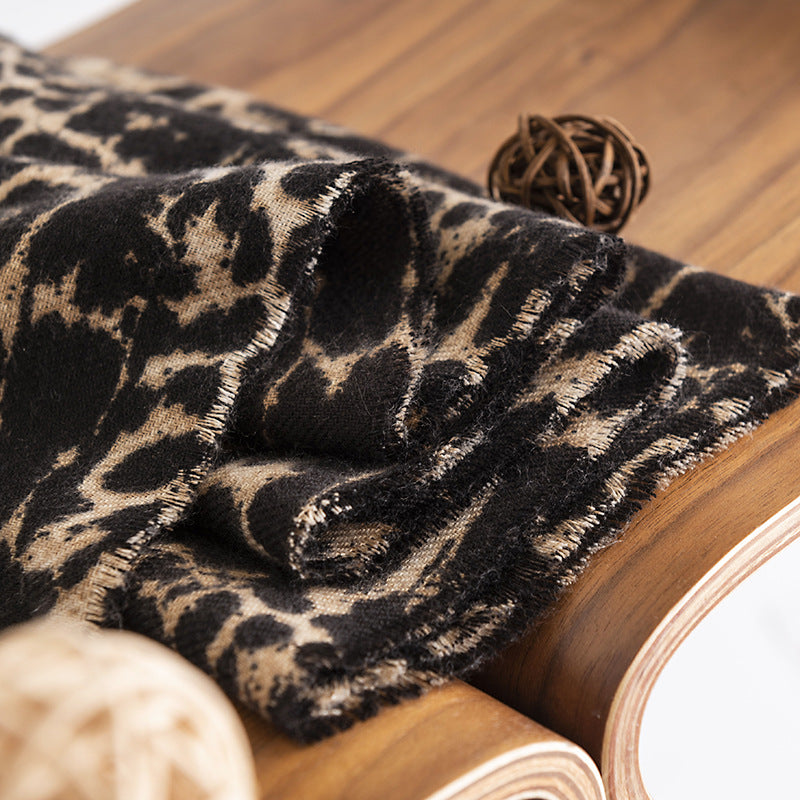 Wholesale Leopard Cashmere Print Insulated Scarf