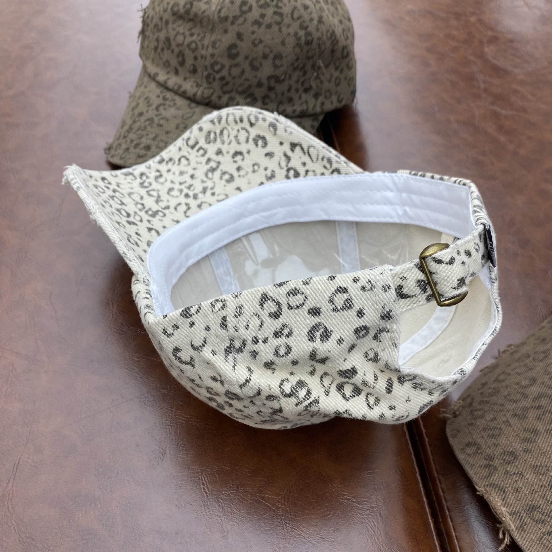 Wholesale Big Head Retro Sanding Soft Top Baseball Cap Women's Spring and Autumn  Niche Leopard Print New Style Cap