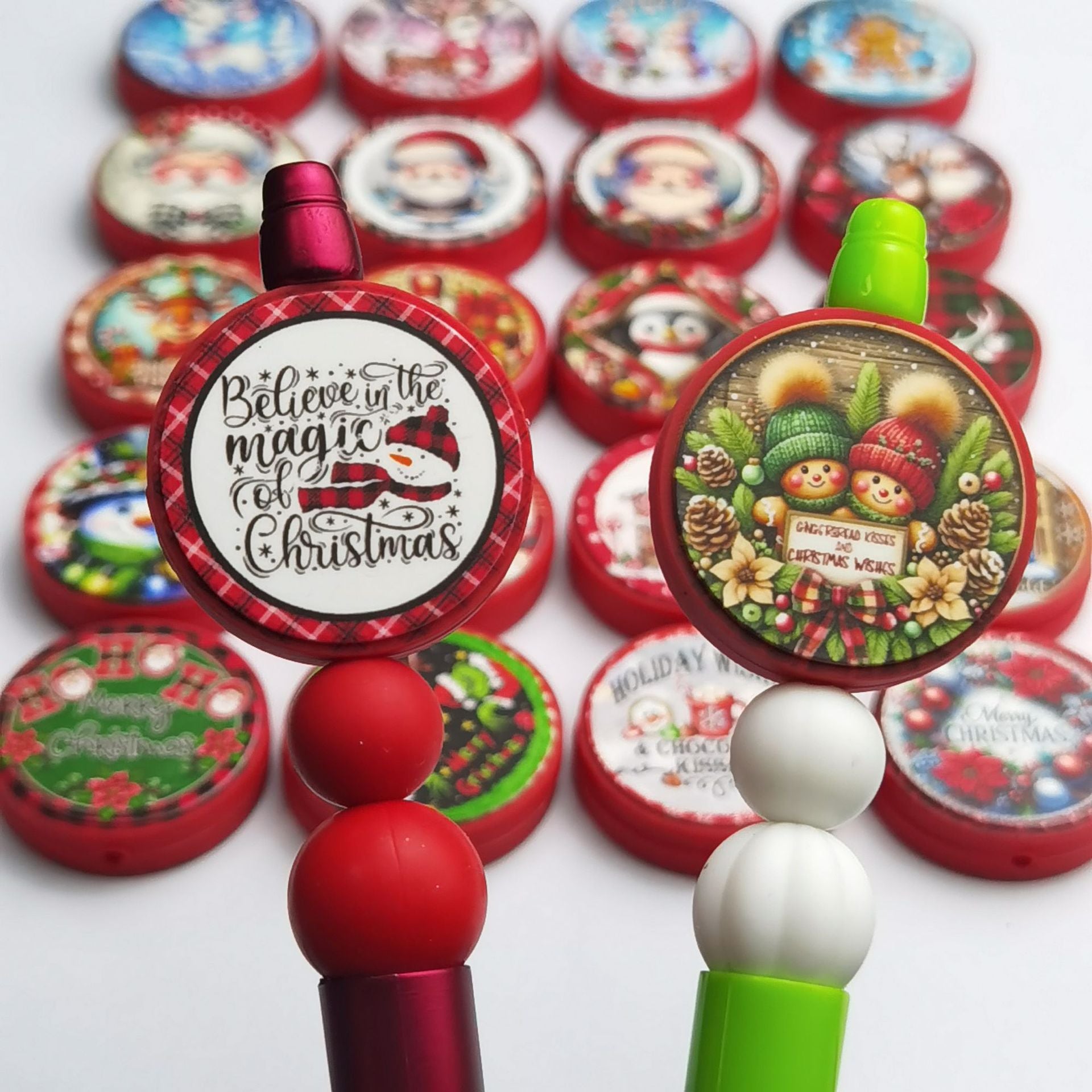 Wholesale 30pcs/pack Christmas silicone cute cartoon Christmas luminous beads DIY string pen loose keychaink