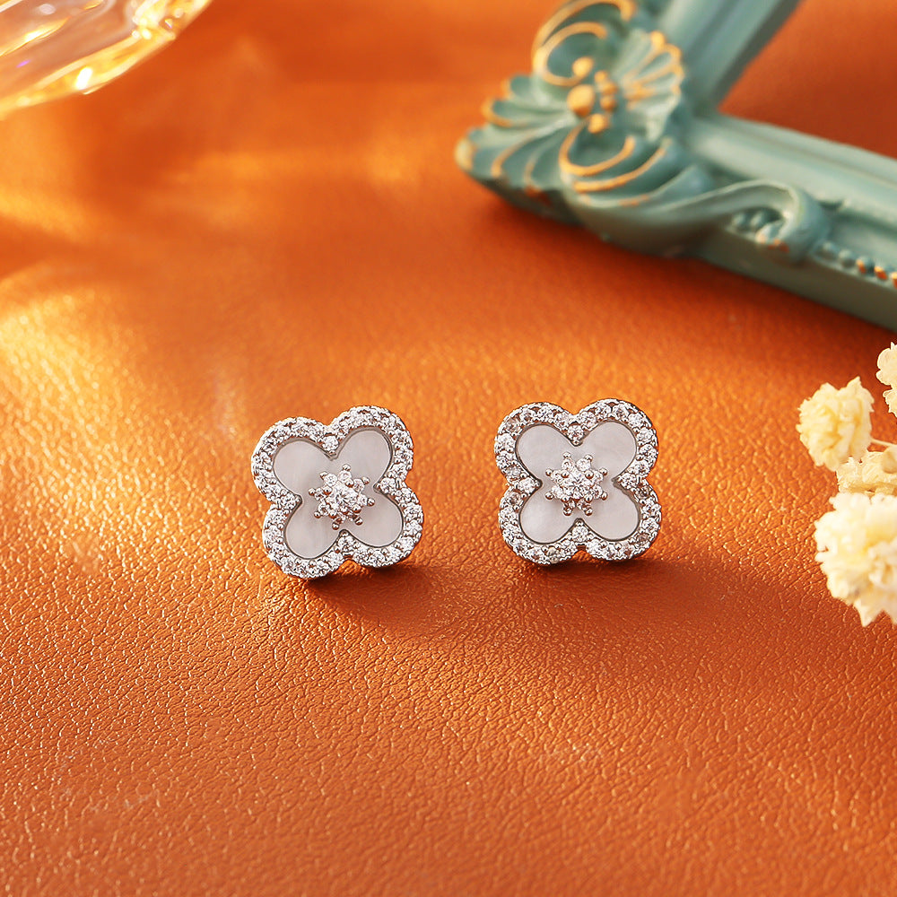 Wholesale Four leaf clover zircon sweet Blingbling Earrings