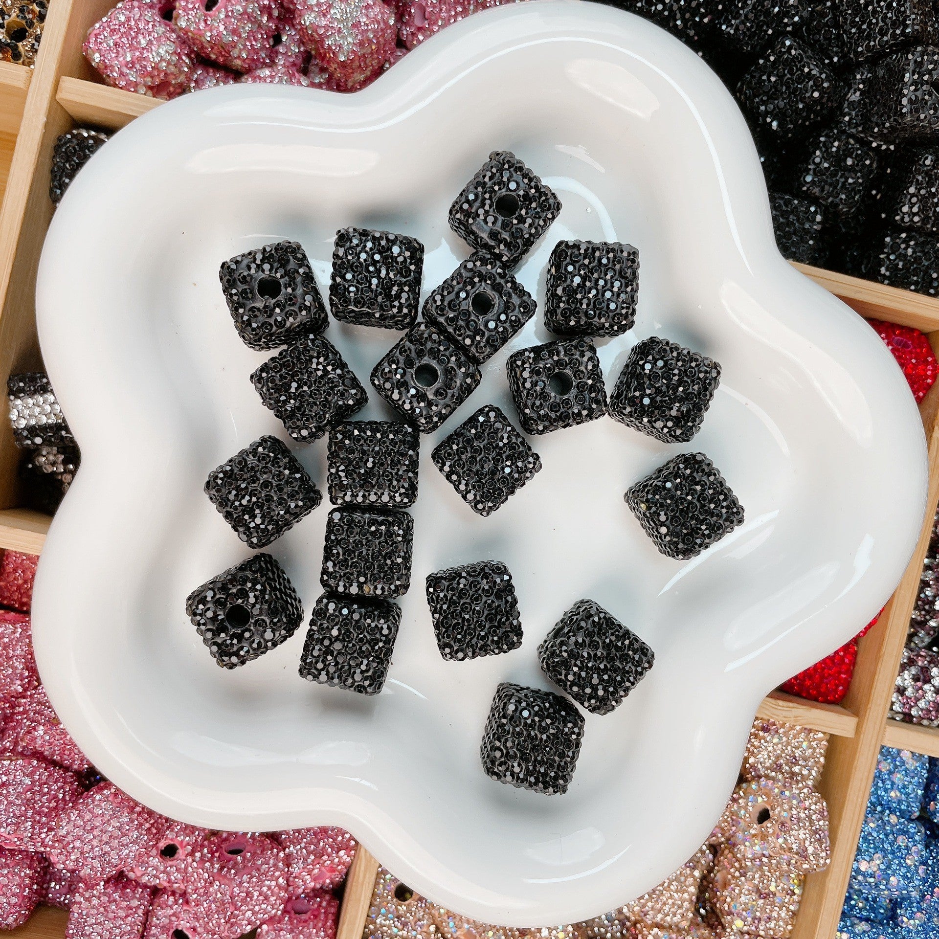 Wholesale Diamond Balls, Water Diamonds, Handmade Crystal Beads, Pore Beads, and Separated Beads