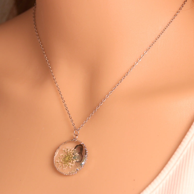 Wholesale Butterfly Small Fresh Necklace Creative Gold and Silver Dried Flower Glass Pendant Bohemian Retro Fashion Jewelry