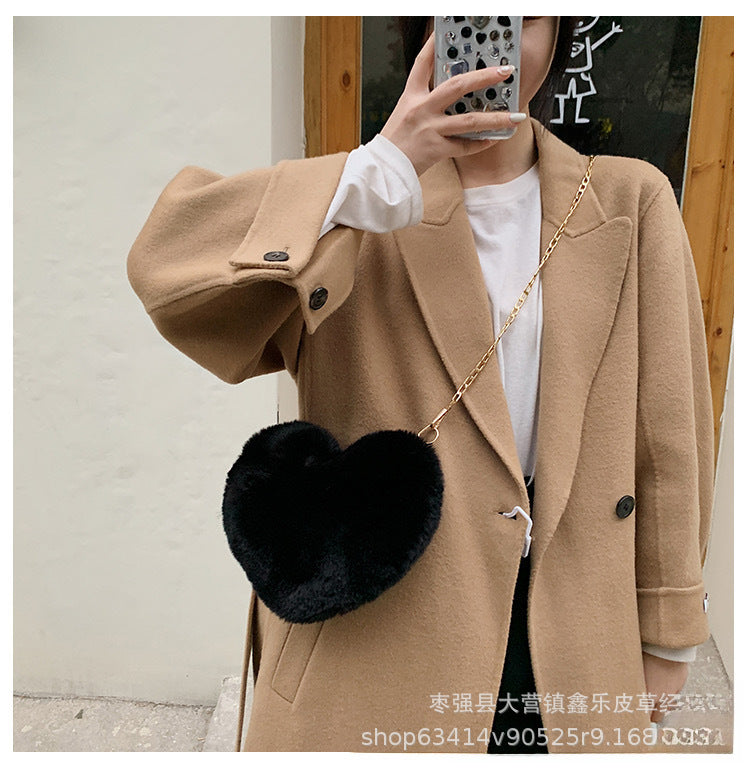 Wholesale Fashionable Love Heart Coin Purse Women's Chain Crossbody Plush Single Shoulder Bag Fuzzy Coin Purse Valentine's Day Gift