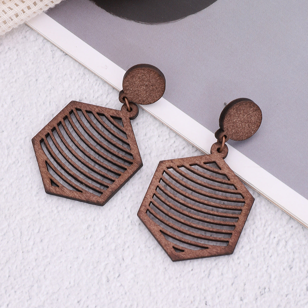 Wholesale Vintage Geometric Hollow Line Wood Chip Earrings
