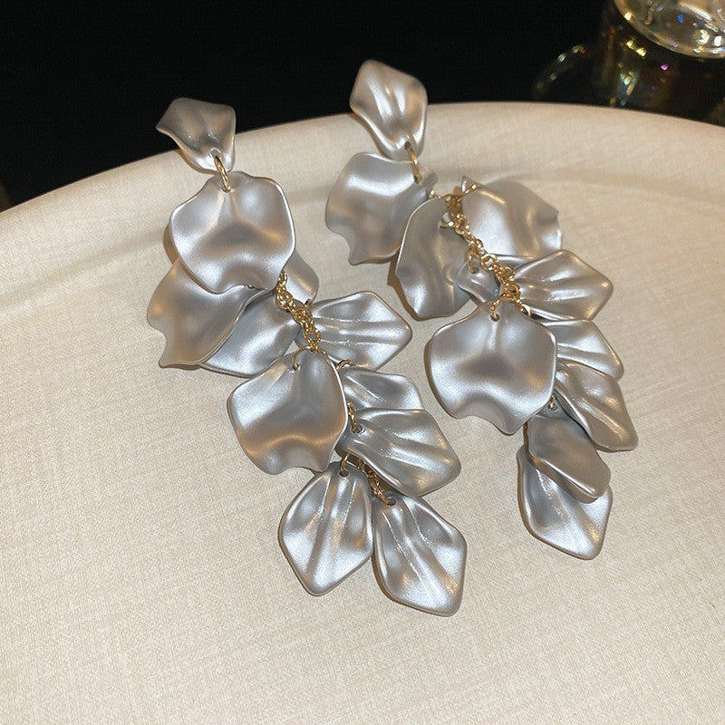 Wholesale Blue Enamel Flower Earrings For Women Pearl Accent Fashion Jewelry Accessory Party Casual Wear Resale