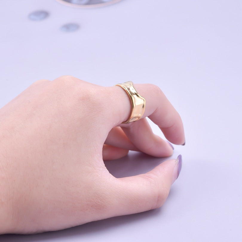 Wholesale Irregular Seven Color Golden Steel Titanium Rings with Irregular Shapes