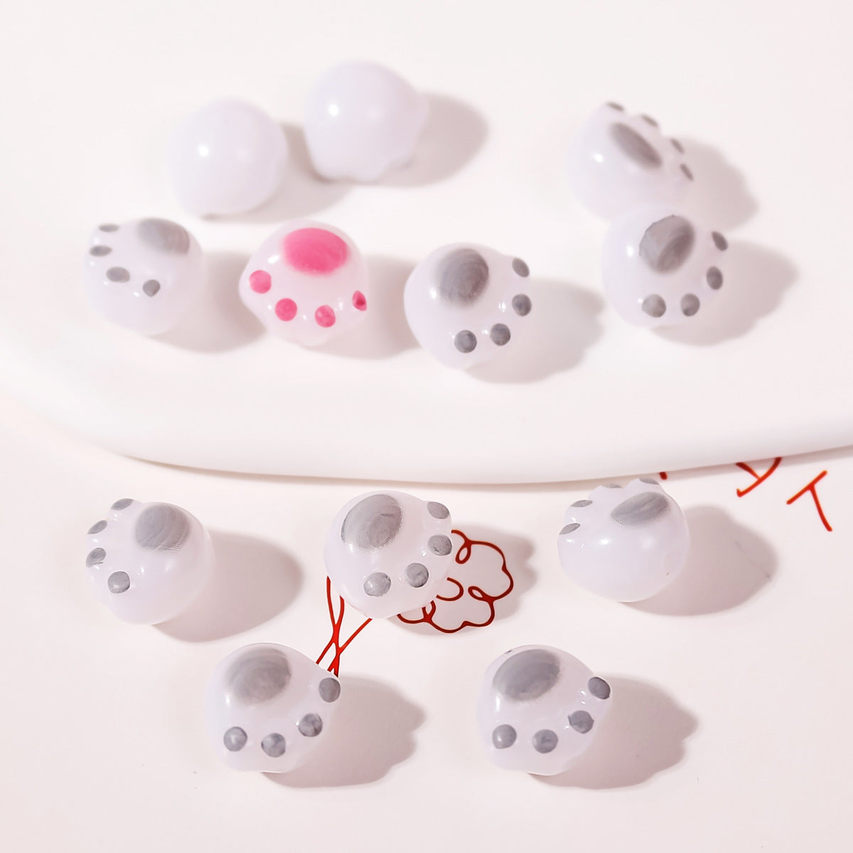 Wholesale 20PCS Cartoon Cute Charcoal Roasted Cat Paw Acrylic Beads