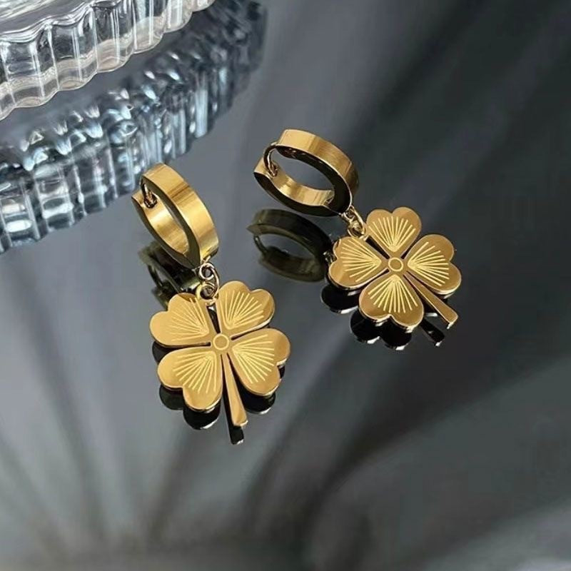 Wholesale Four Leaf Clover Gold Choker Necklace Titanium Steel Fashion Jewelry Accessory For Women Boutique Resale