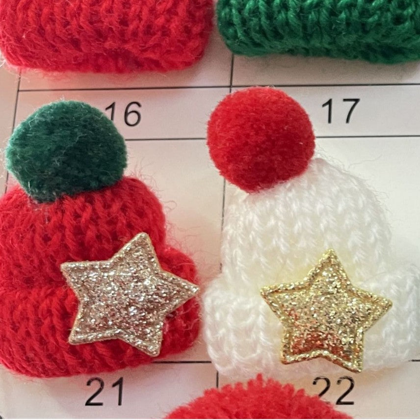 Wholesale Christmas DIY Wool Mini Knitted Finger Hat Doll Accessories
