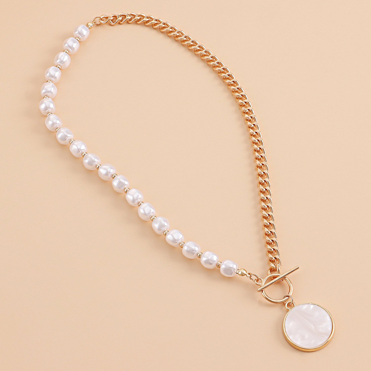Wholesale Pearl Splicing Chain Imitation Fritillaria Pendant Alloy Necklace
