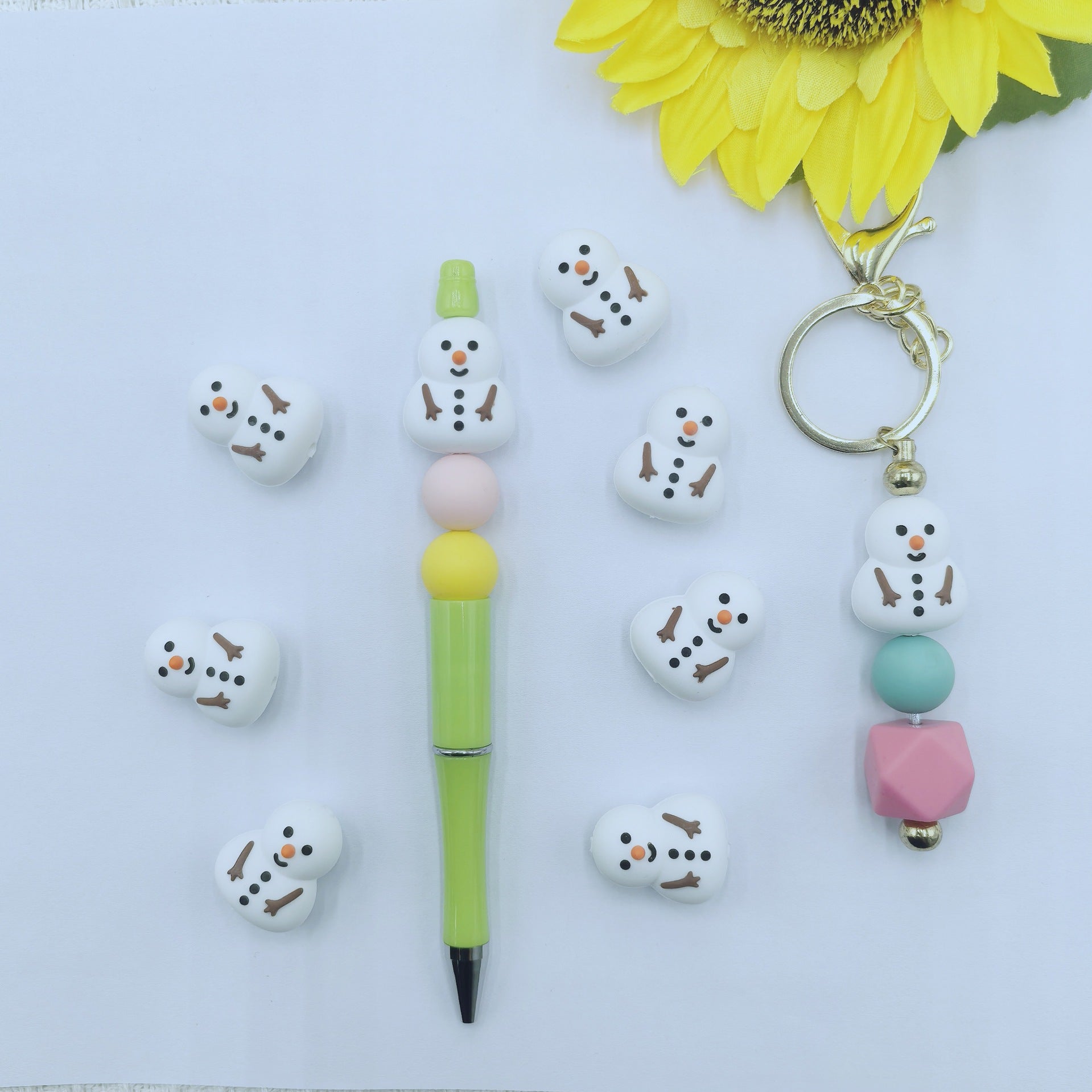 Wholesale 10pcs/ pack 3D Snowman Cartoon Beads Handmade DIY Silicone Beads