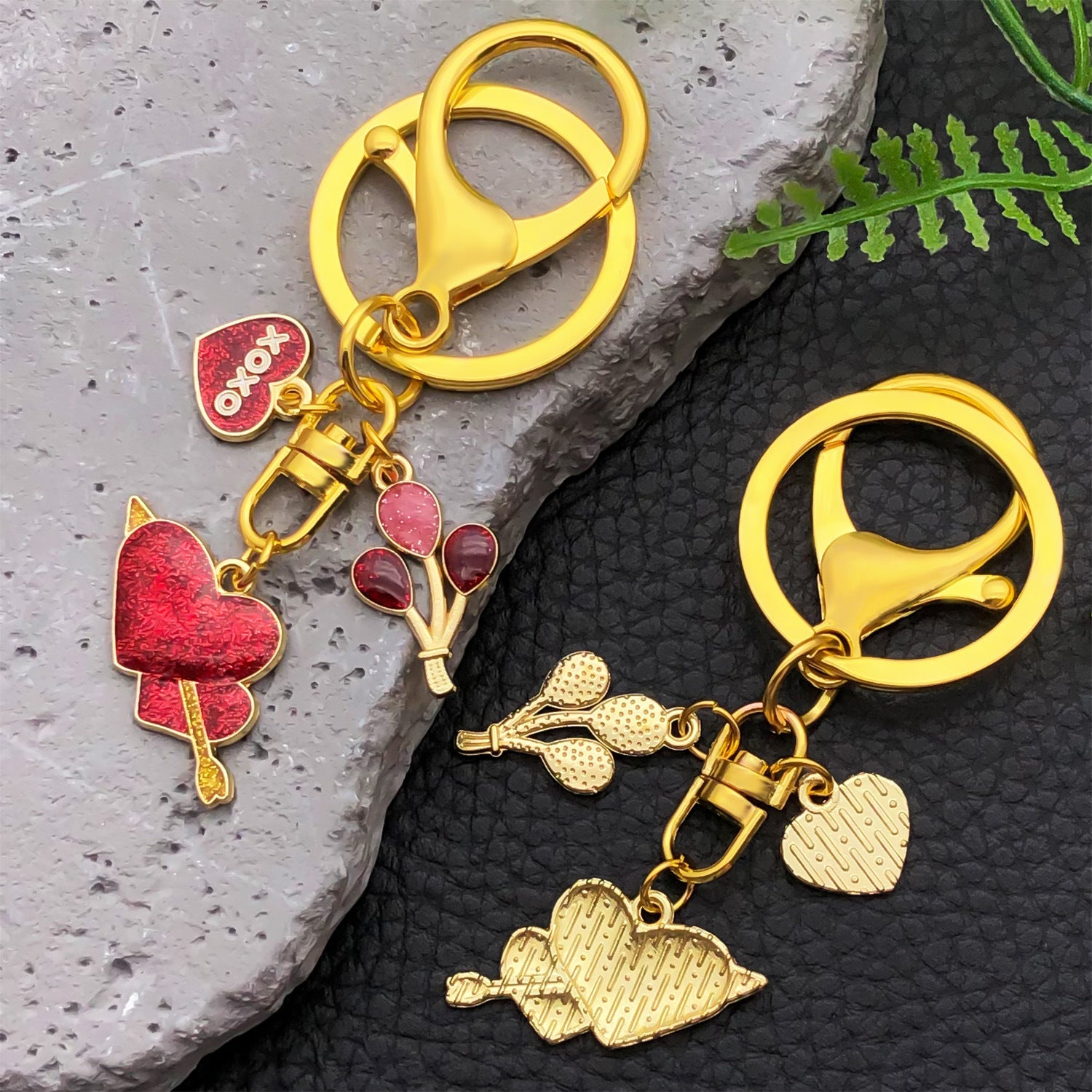 Wholesale Valentine' s Day Oil Dripping Red Sprinkled Gold  Keychain