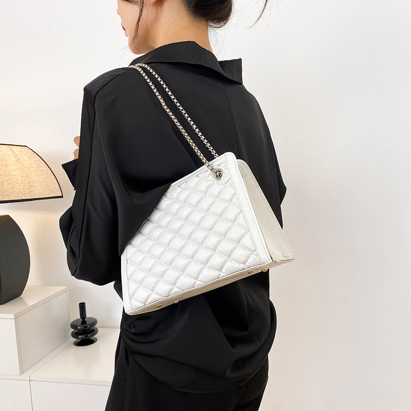 Wholesale Elastic Embroidered Diamond Chain Shoulder Crossbody Small Square Bag