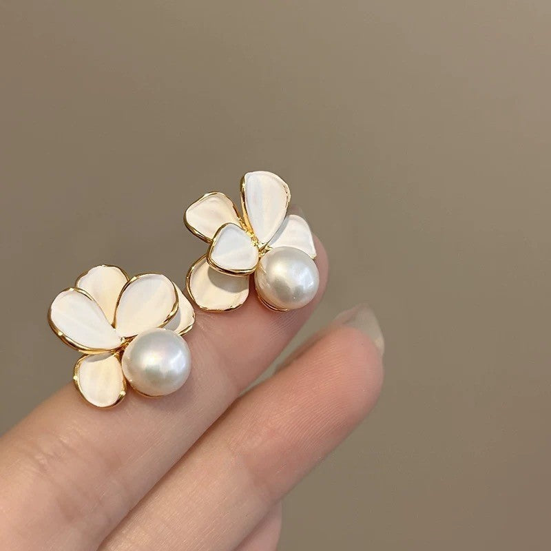 Wholesale Blue Enamel Flower Earrings For Women Pearl Accent Fashion Jewelry Accessory Party Casual Wear Resale