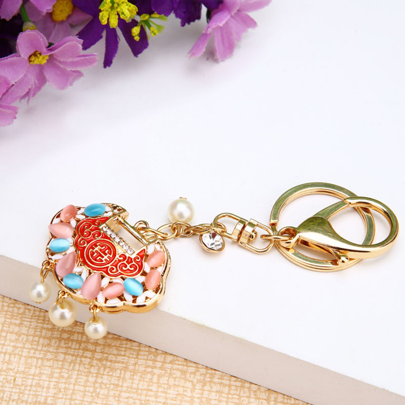 Wholesale Stylish Rhinestone Bear Keychain Car Key Accessory Bag Charm Champagne Zinc Alloy Wedding Gift For Resale