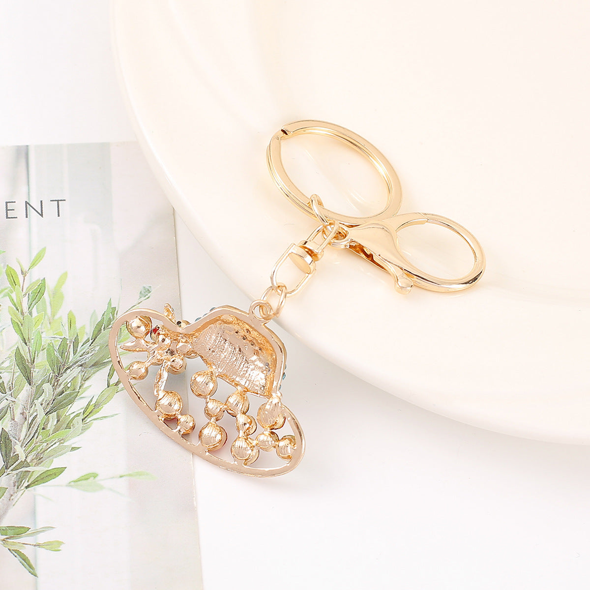 Wholesale Diamond Colored Sun Hat Alloy Keychain