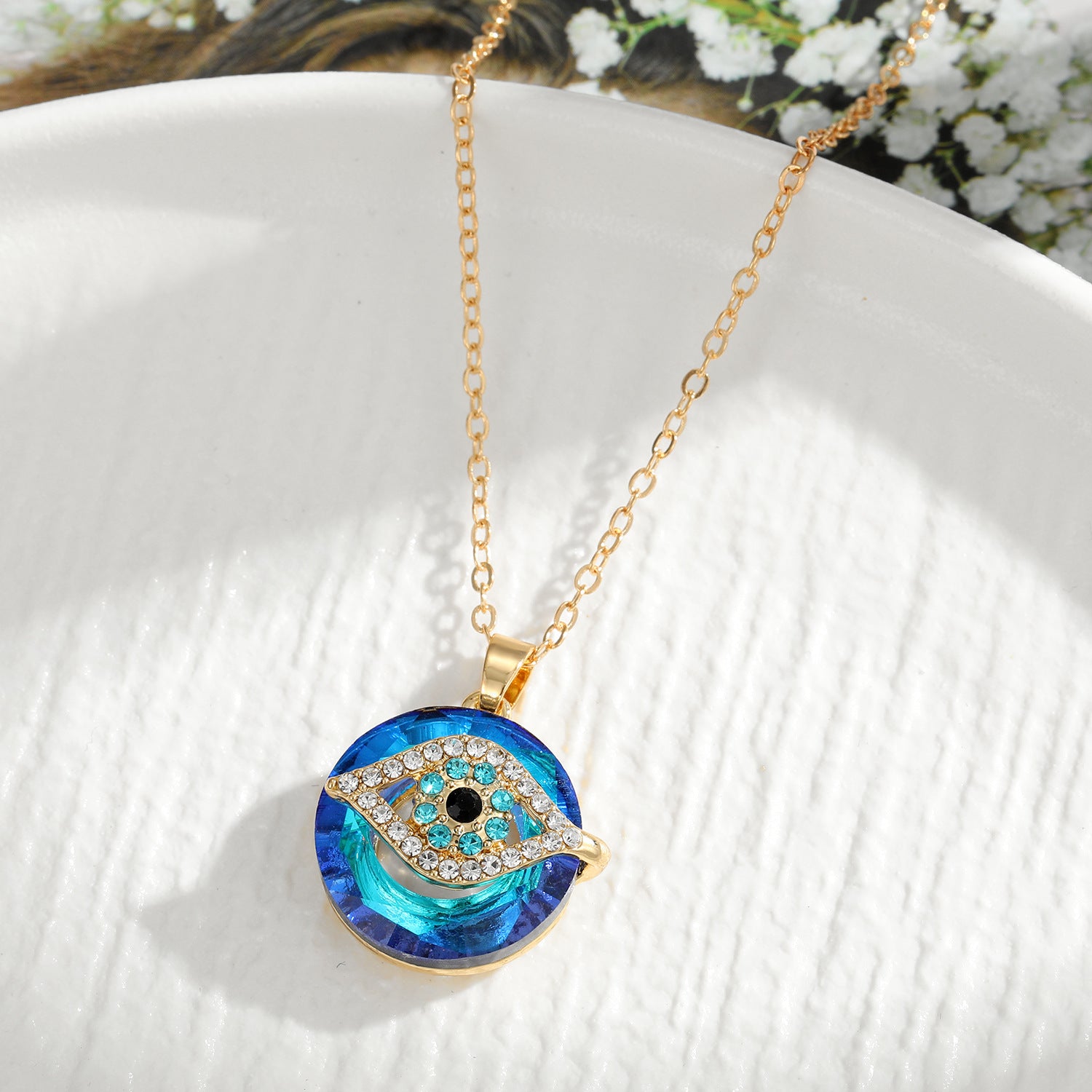 Wholesale Devil' s Eye Alloy Necklace Blue Eyes Crystal Sweater Chain