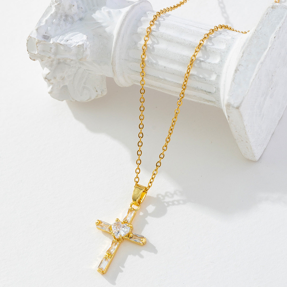 Wholesale Gilded Cross Geometry Zircon Vintage Pearl Necklace