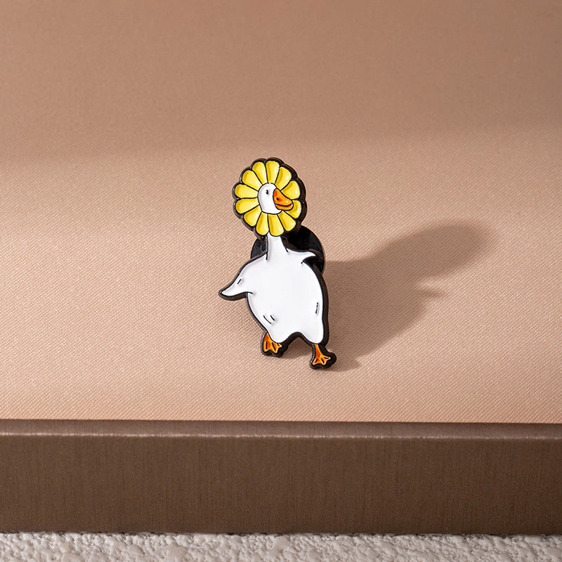 Wholesale Cartoon cute creative sunflower big white goose brooch