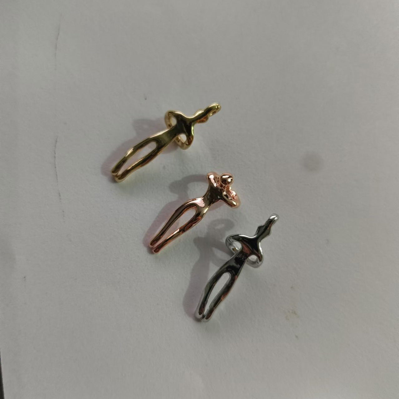 Wholesale Boy and girl hugging couple pendant