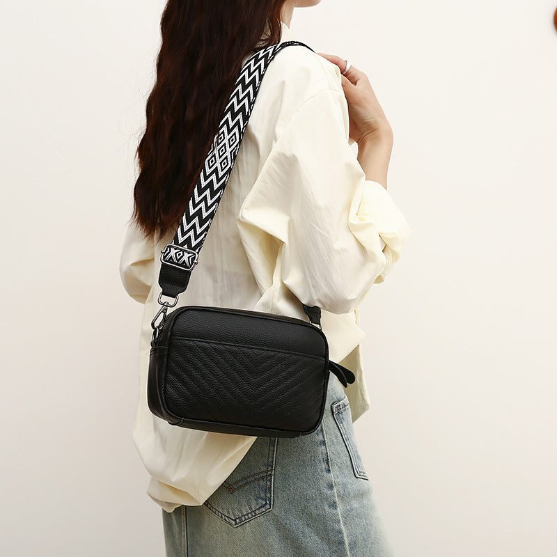 Wholesale Genuine Leather Vintage Wide Shoulder Strap Tassel Soft Leather Shoulder Bag