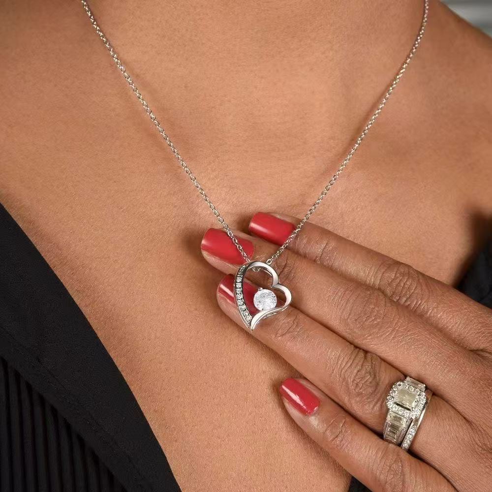 Wholesale Hollow zircon heart-shaped Valentine's Day necklace